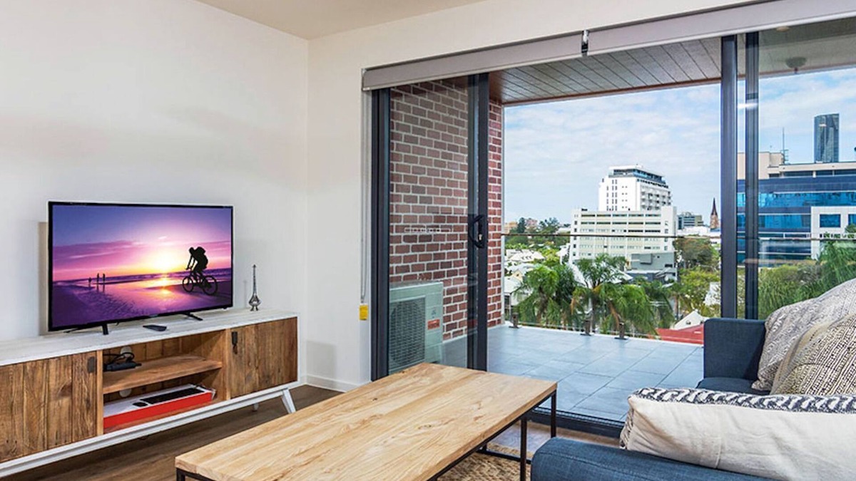 Brisbane Central Business District Apartment | Slick 1 Bedroom + Carpark Apartment - walk to City