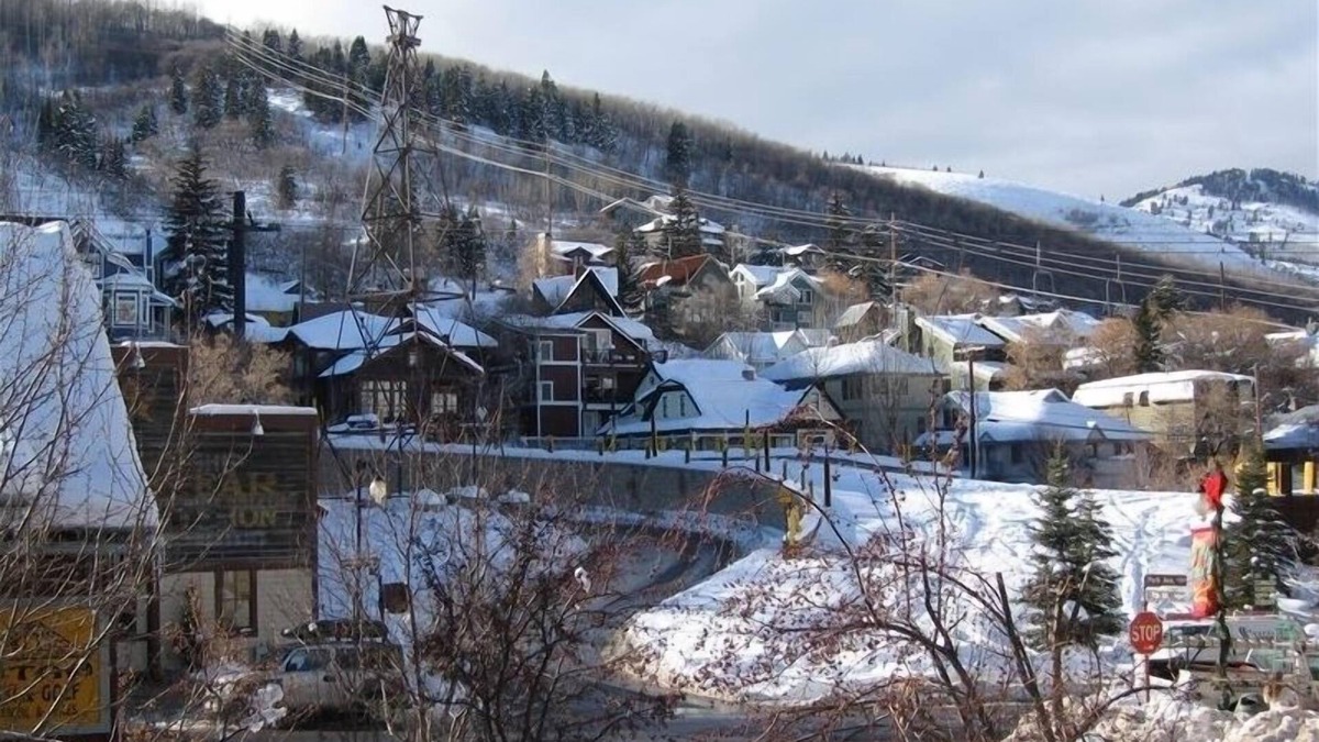 Downtown Park City Condo | Slope Side-Old Town-Ski In/Out, Free Underground Parking, Newly Remodeled