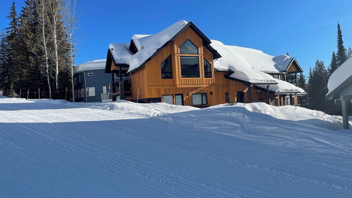 Rossland Villa | Slope Side On Crest - The Ultimate Ski In/Ski Out Family Retreat