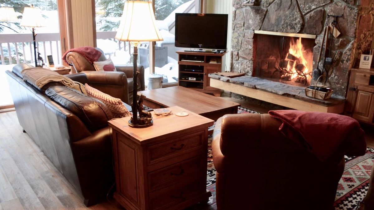 Teton Village Condo | Slopeside Family Ski in, ,Wifi, Hot Tub, Pool, Yellowstone, Netflix