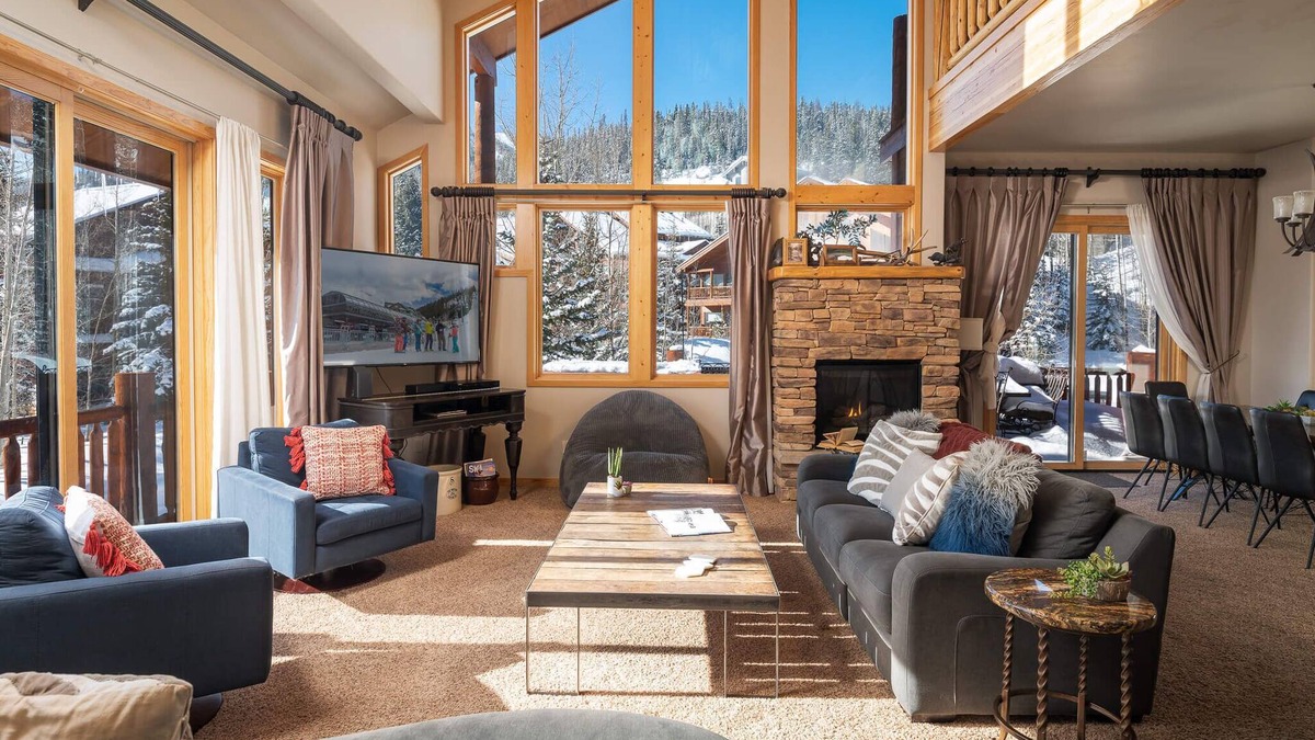 Old Town House | ♥ Slopeside Retreat | Large & Built For Families | Sleeps 17! | Ski Hill Views