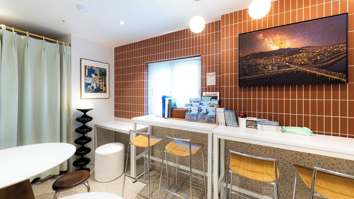 Seogyo-dong Hotel | Slow On Hostel Hongdae