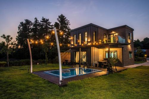 Pyoseon Villa | Slowing Slowing Stay