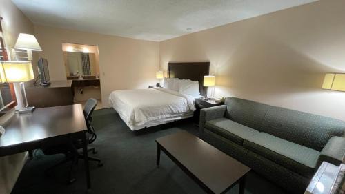 Harrisonville Hotel | Slumber Inn Harrisonville