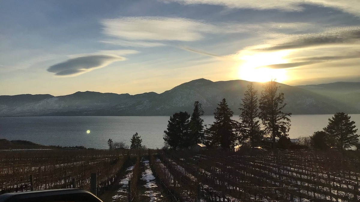 Okanagan-Similkameen House | Smack Dab in the Heart of Wine country🍷