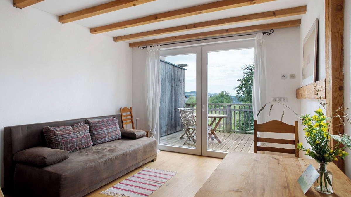 Deggenhausertal Apartment | Small Apartment with Large South-Facing Balcony