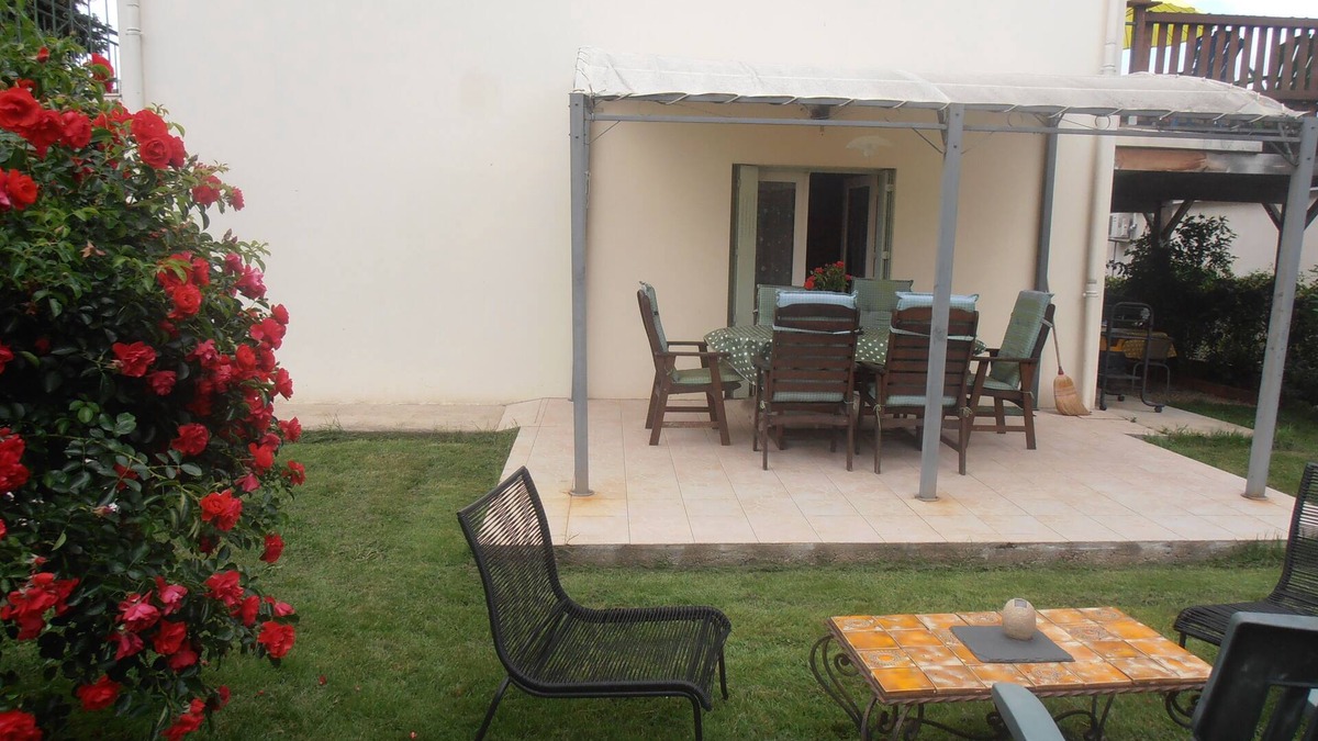 Bergerac Apartment | Small apartment with garden