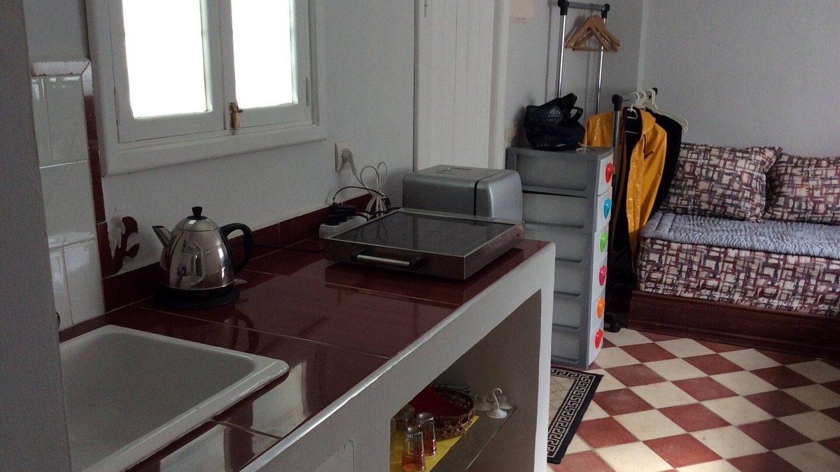 El Ensanche Apartment | Small attic-independent studio