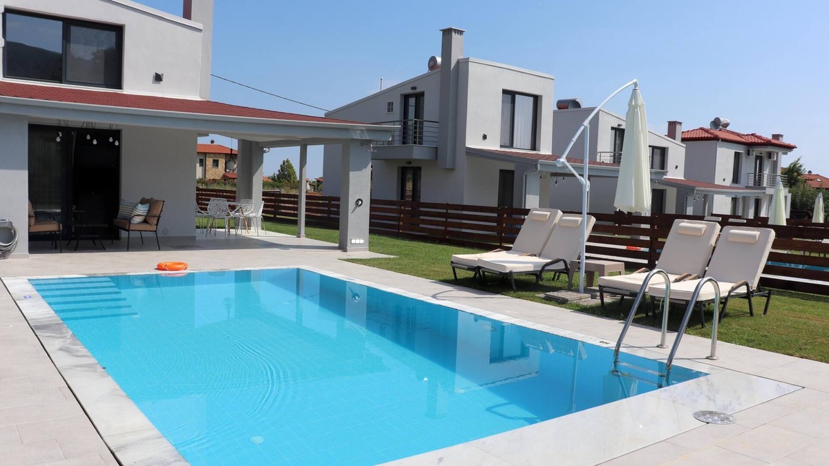 Skotina House | Small beautifully located resort with private pools.