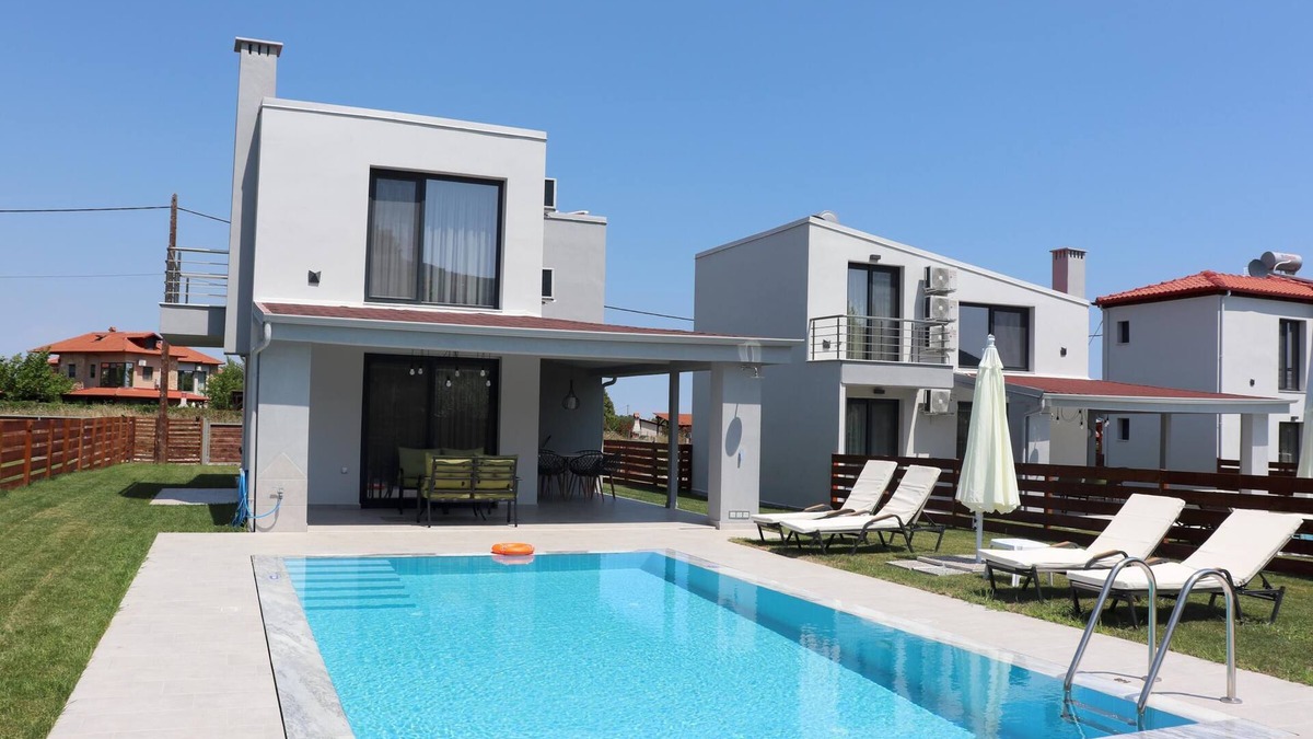 Skotina House | Small beautifully located resort with private pools.