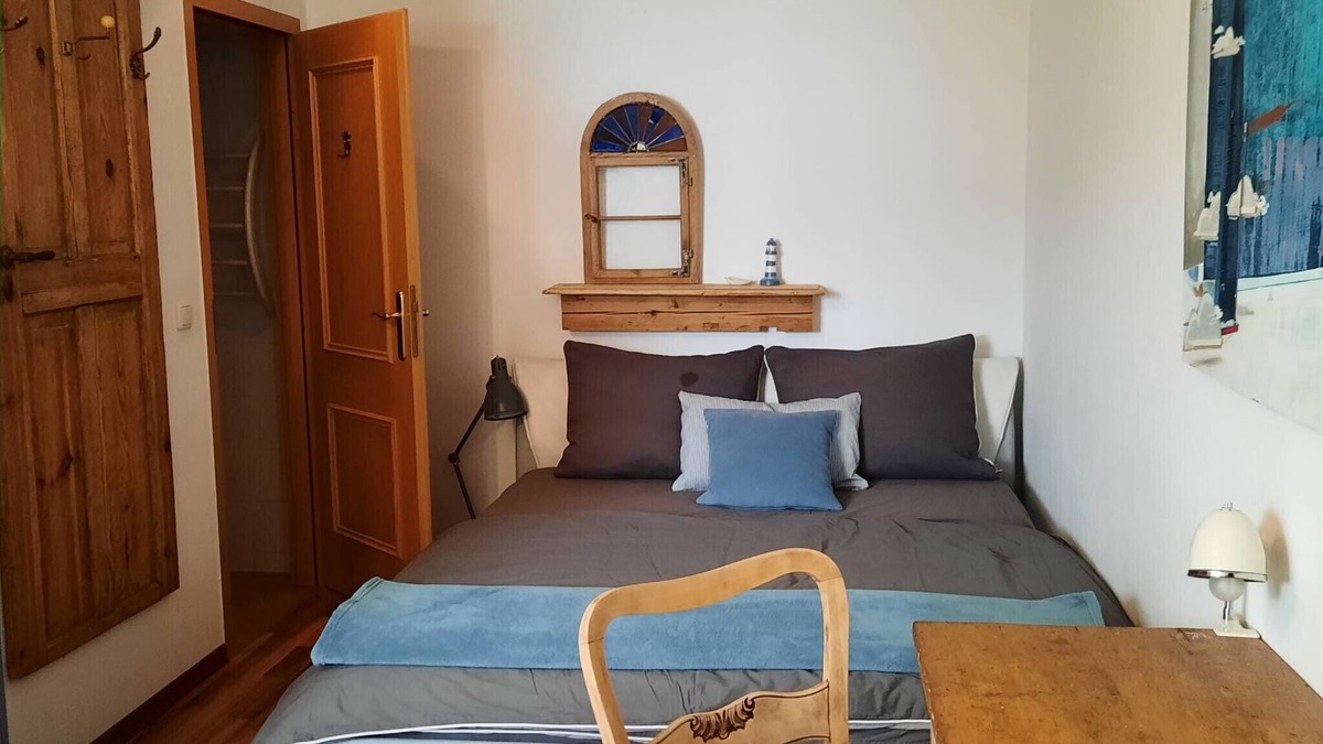 Striesen House | Small but Fine Double Room with Shared Terrace, Shared Garden and Wi-Fi