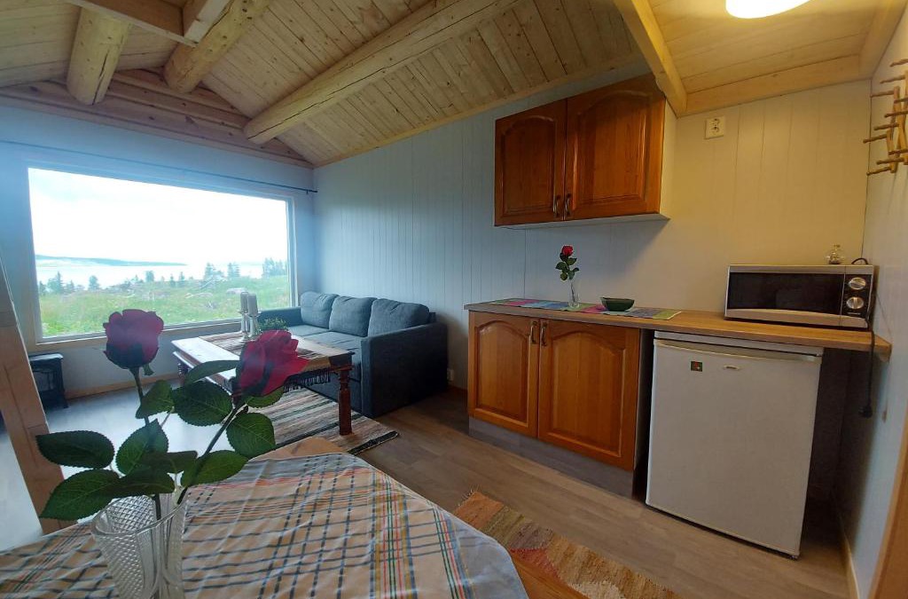 Hattfjelldal House | small camping cabbin with shared bathroom and kitchen near by