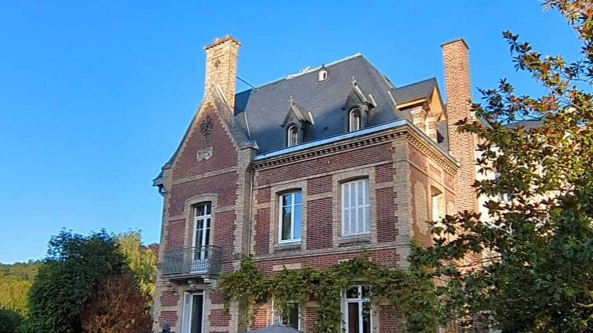 Saint-Aubin-Epinay Other | Small castle in the countryside near Rouen