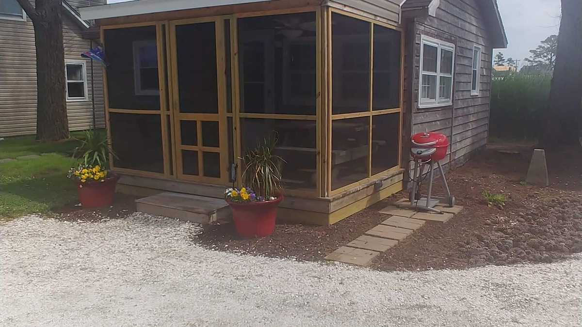 Chincoteague Cottage | Small cottage for those little getaways
