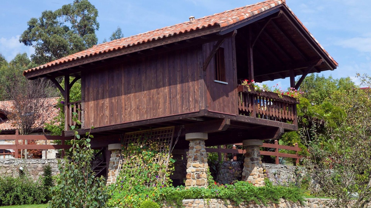 Ea Apartment | Small cottage with pool near the sea