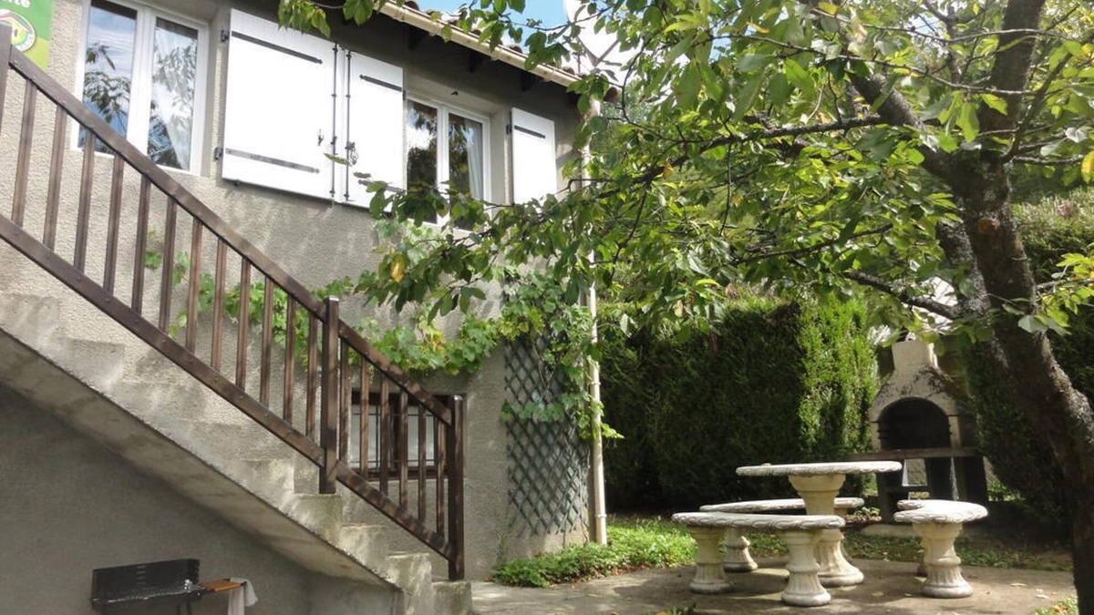 Siguer Apartment | Small cottage with private garden in a peaceful setting surrounded by mountains