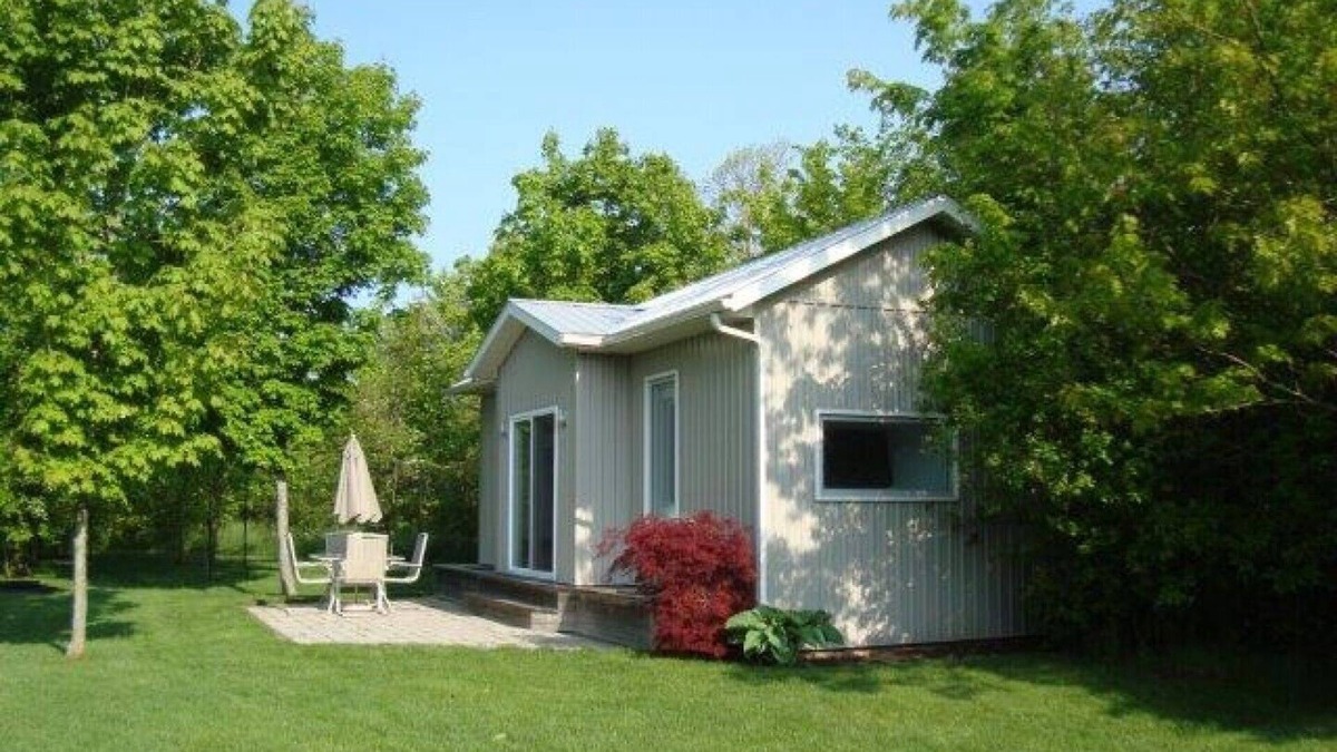 Kemble House | Small family? Nature lover? Birder? Writer? Hiker? Stargazer? WELCOME!