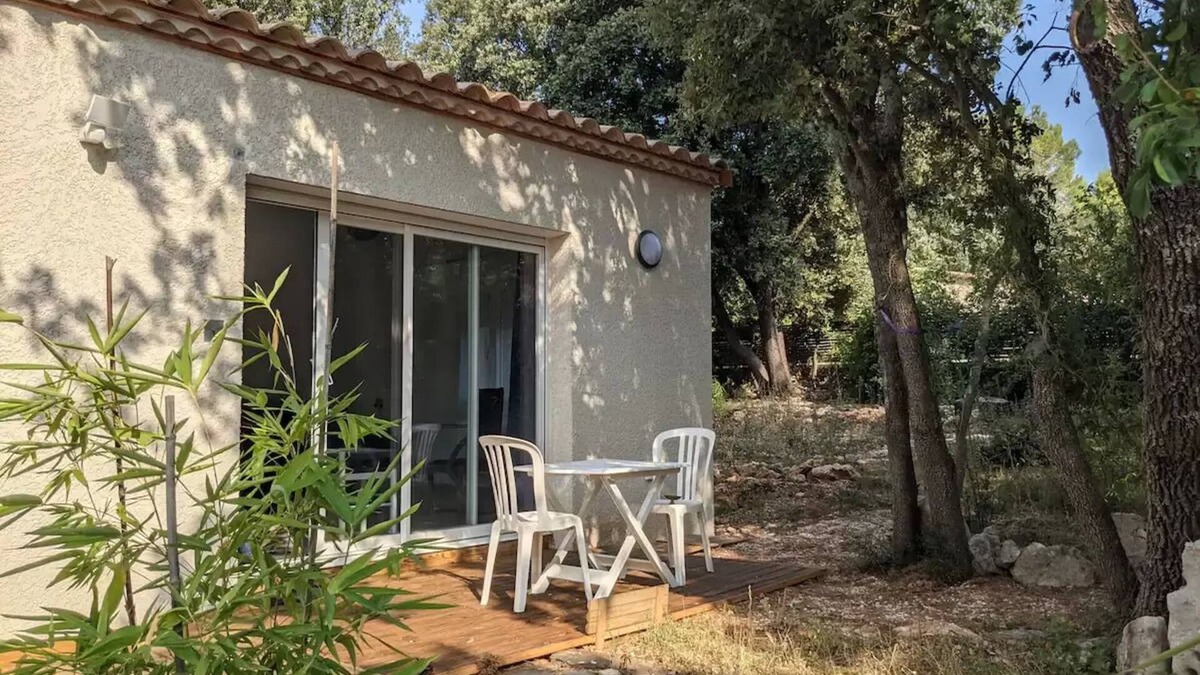 Garrigues-Sainte-Eulalie Apartment | Small house with private garden near Uzès.
