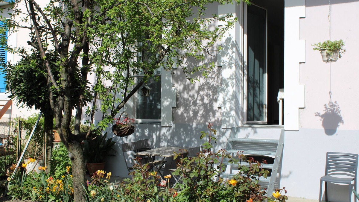 Annecy House | Small green area in the heart of town