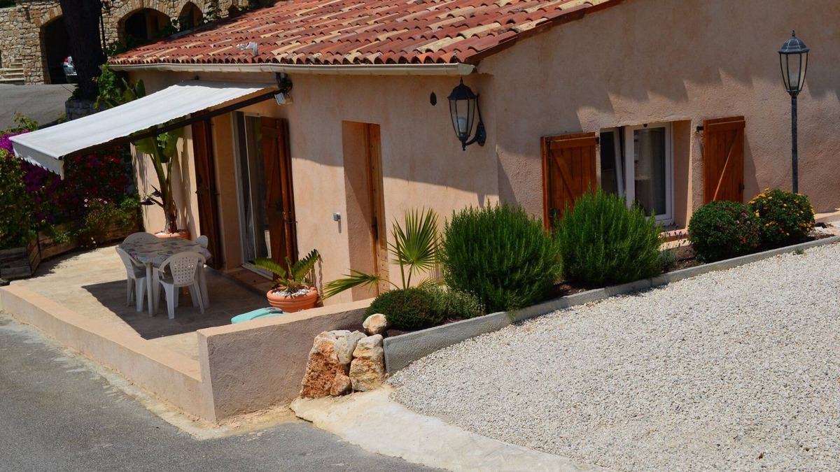 La Gaude House | small guest house