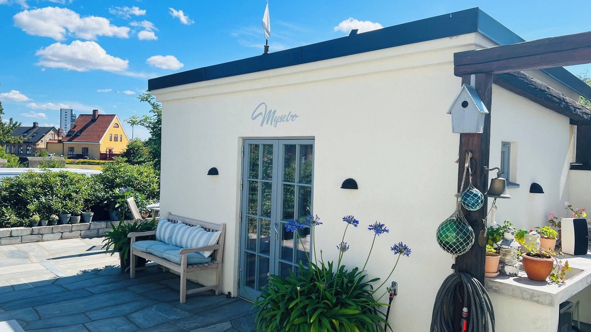 Hoganas Cabin | Small guesthouse in the best location, close to everything!