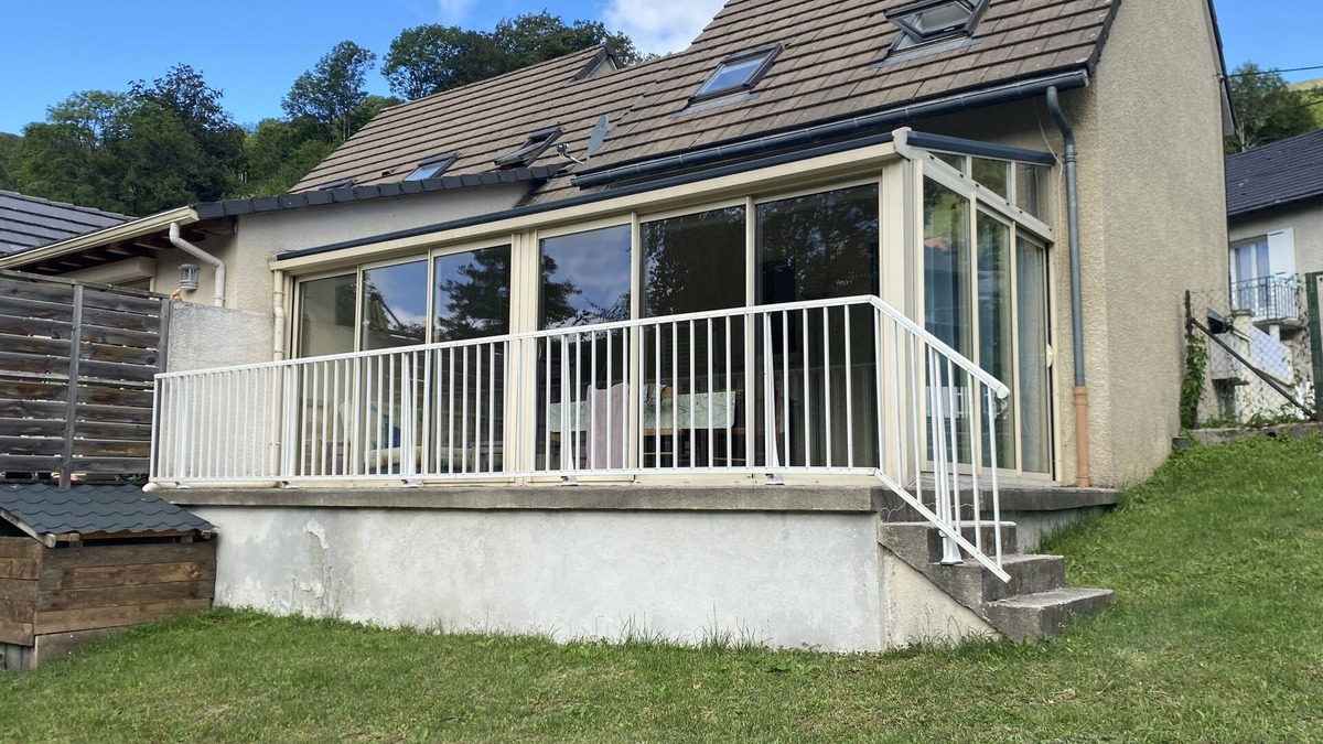 Saint-Jacques-des-Blats House | SMALL HOUSE WITH PRIVATE PARKING NEAR SUPER LIORAN