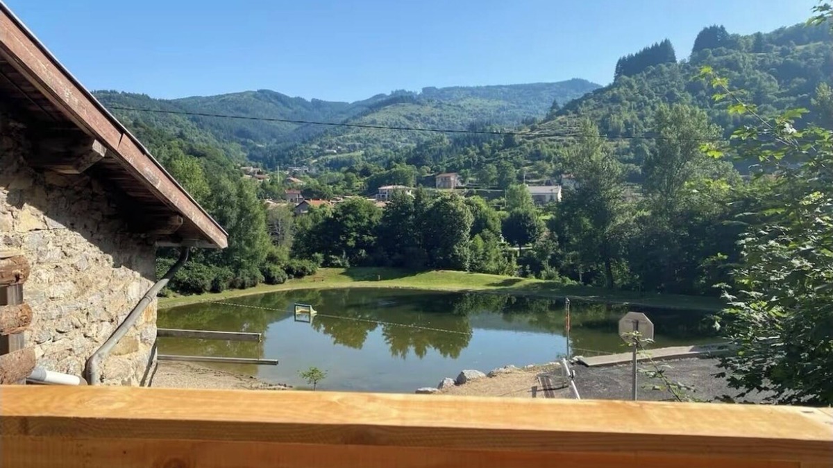 Saint-Martin-de-Valamas Ski Chalet | Small haven of peace facing the lake and adjoining forest
