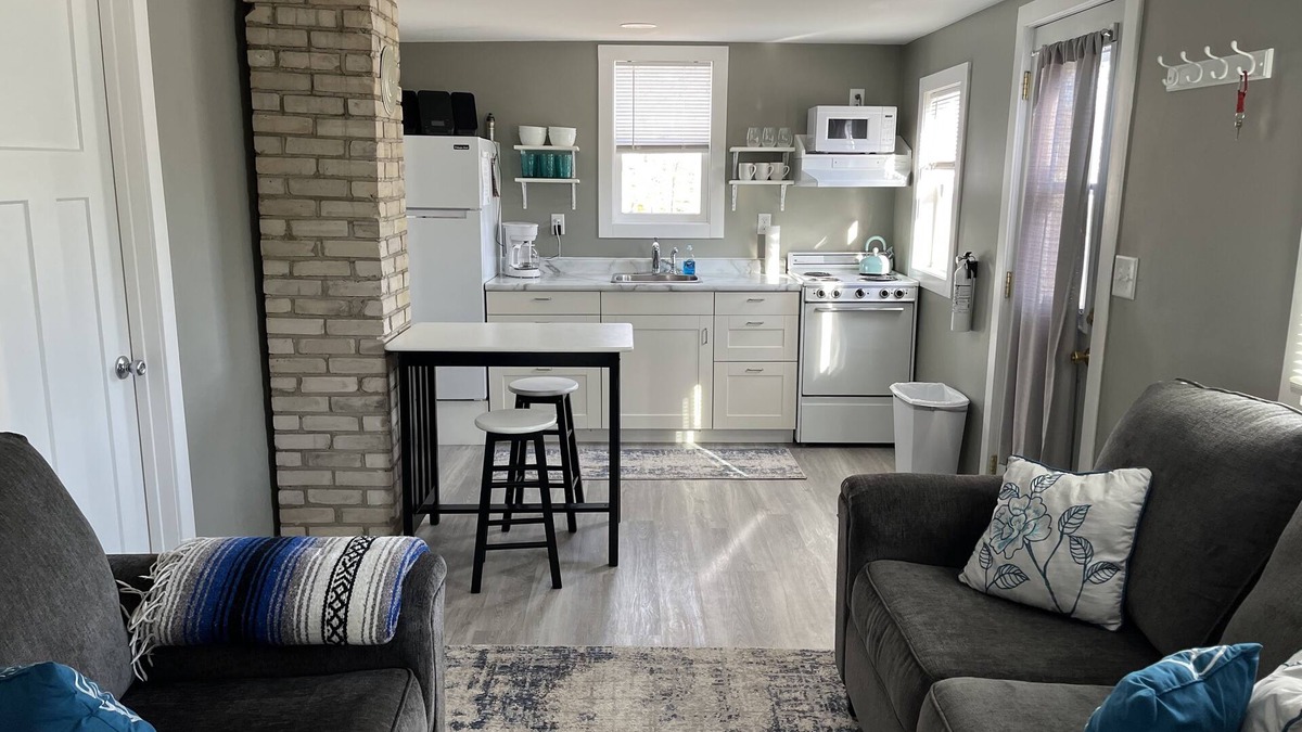 Alexandria House | Small Home in the City of Alexandria!