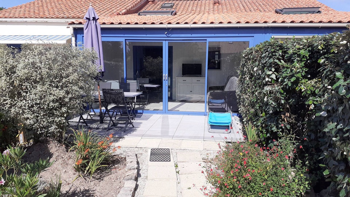 Saint-Michel-Chef-Chef House | Small house, 300 m from the beach, sleeps 7, swimming pool in the residence