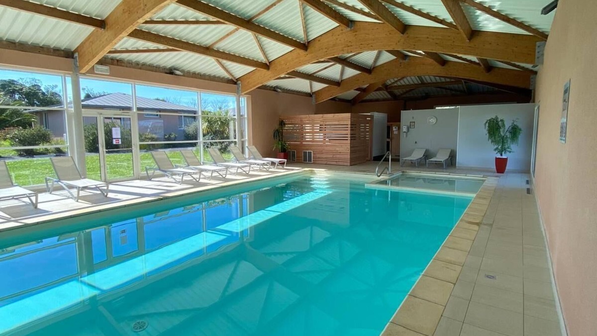 Guisseny Cottage | SMALL HOUSE 2/4 PERS. 100 METRES FROM THE BEACH WITH SWIMMING POOL