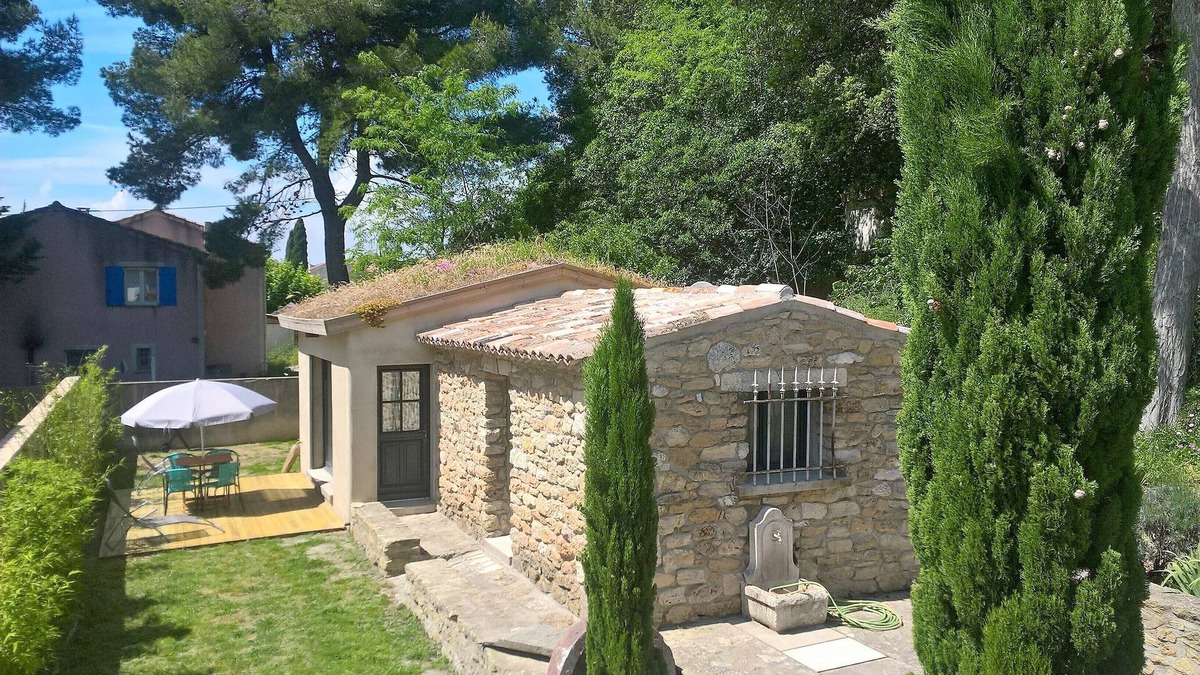 Istres House | SMALL HOUSE IN PROVENCE RELAXATION SPA