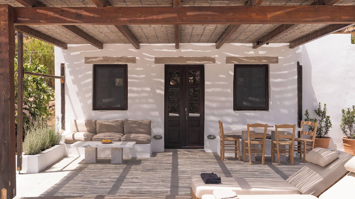 Kampos Cottage | Small house in the fields