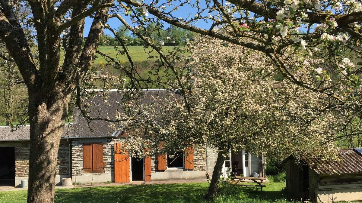 Bernieres-le-Patry House | Small house o waterfront.
