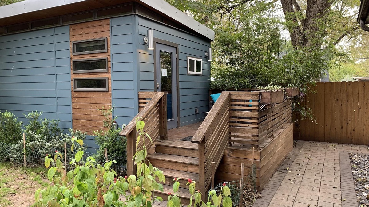 Holly House | Small house: the heart of the east side