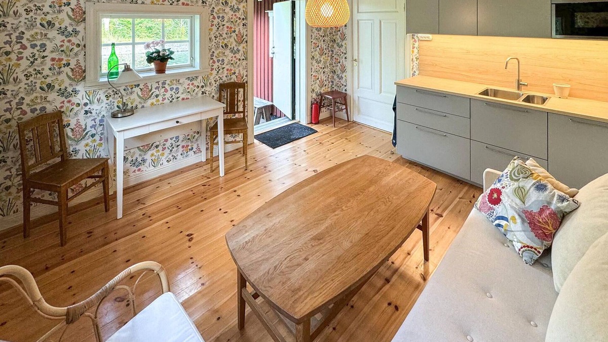 Vaddo House | Small house with a beautiful location directly on the Väddö canal.