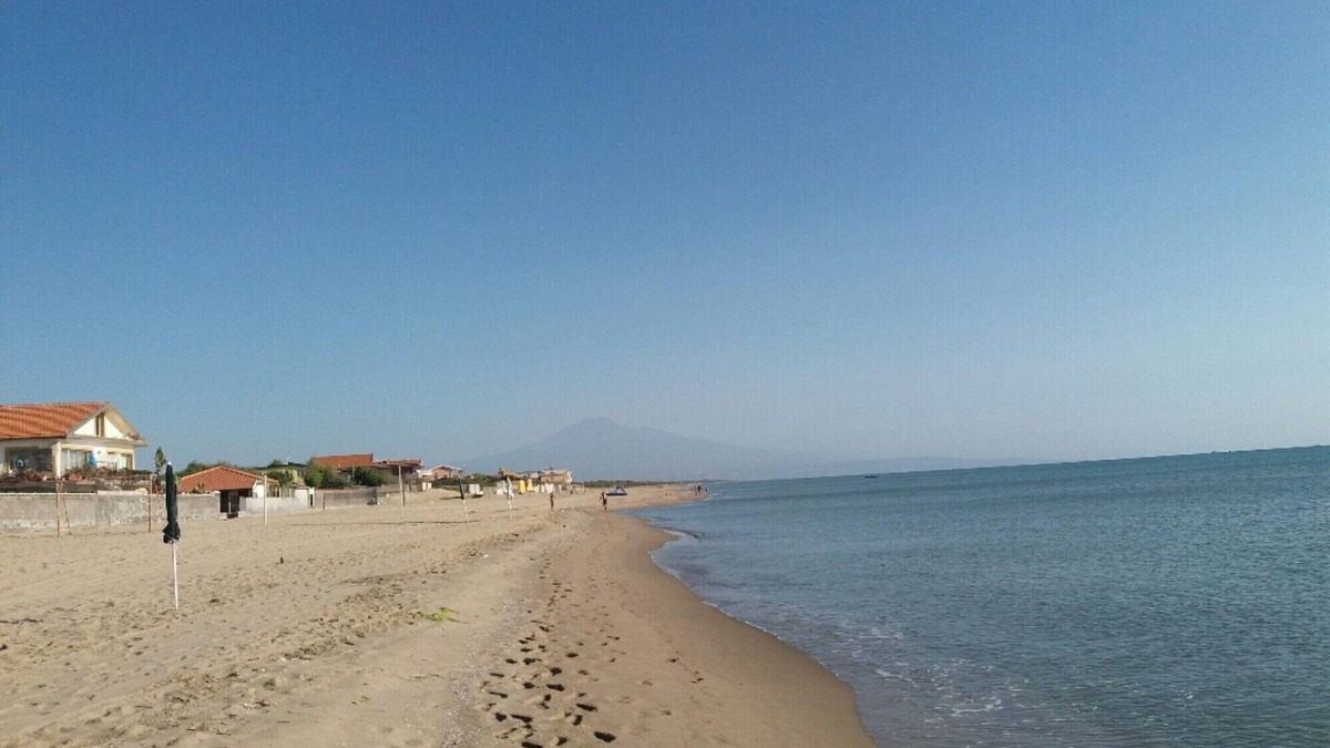 Agnone Bagni House | Small house with garden 100 meters from the sea