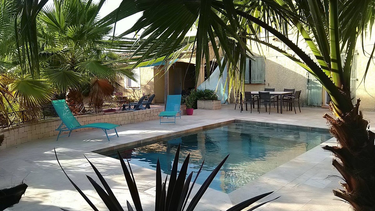 La Crau Apartment | Small independent air-conditioned studio in a quiet location with private terraces and swimming pool