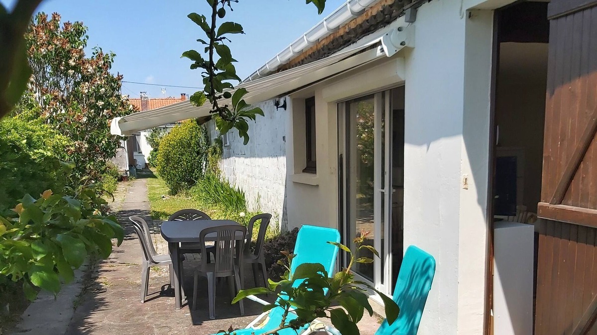 Le Crotoy Cottage | small independent studio on one level in the middle of a plot of 1000m2