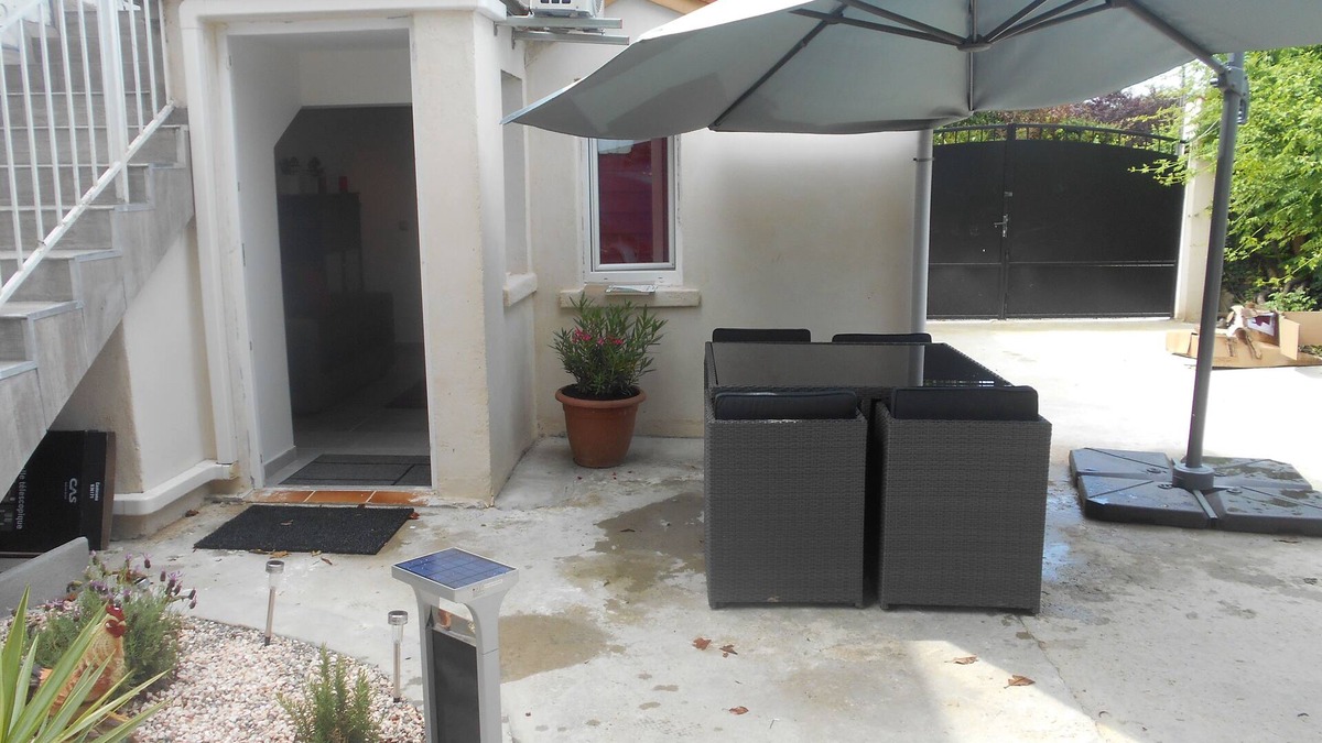 Meyzieu Apartment | Small maisonnette studio near downtown Lyon