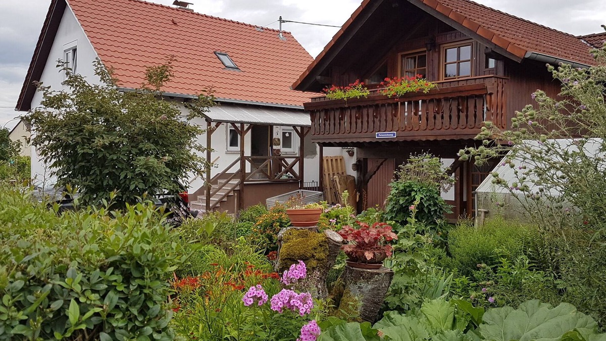 Effolderbach Apartment | small & modern apartment & Monteurzimmer 65m² | 4 pers. Single beds + Wi-Fi + TV