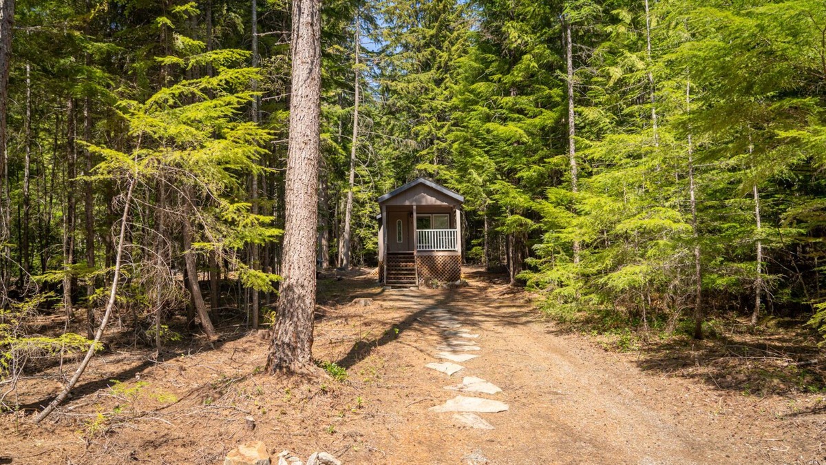 Meadow Creek Cabin | Small, private, affordable and surrounded by nature in Meadow Creek