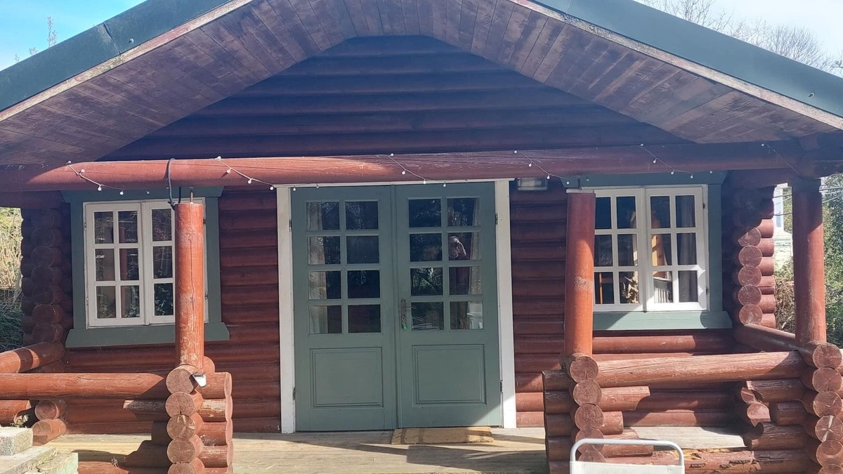 Broadford Cabin | Small rustic log cabin, centrally located on the Isle of Skye.
