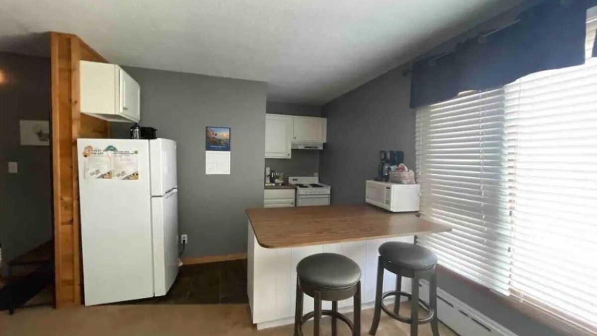 Ashland Apartment | Small simple apartment centrally located to everything in town. Walk or ride.
