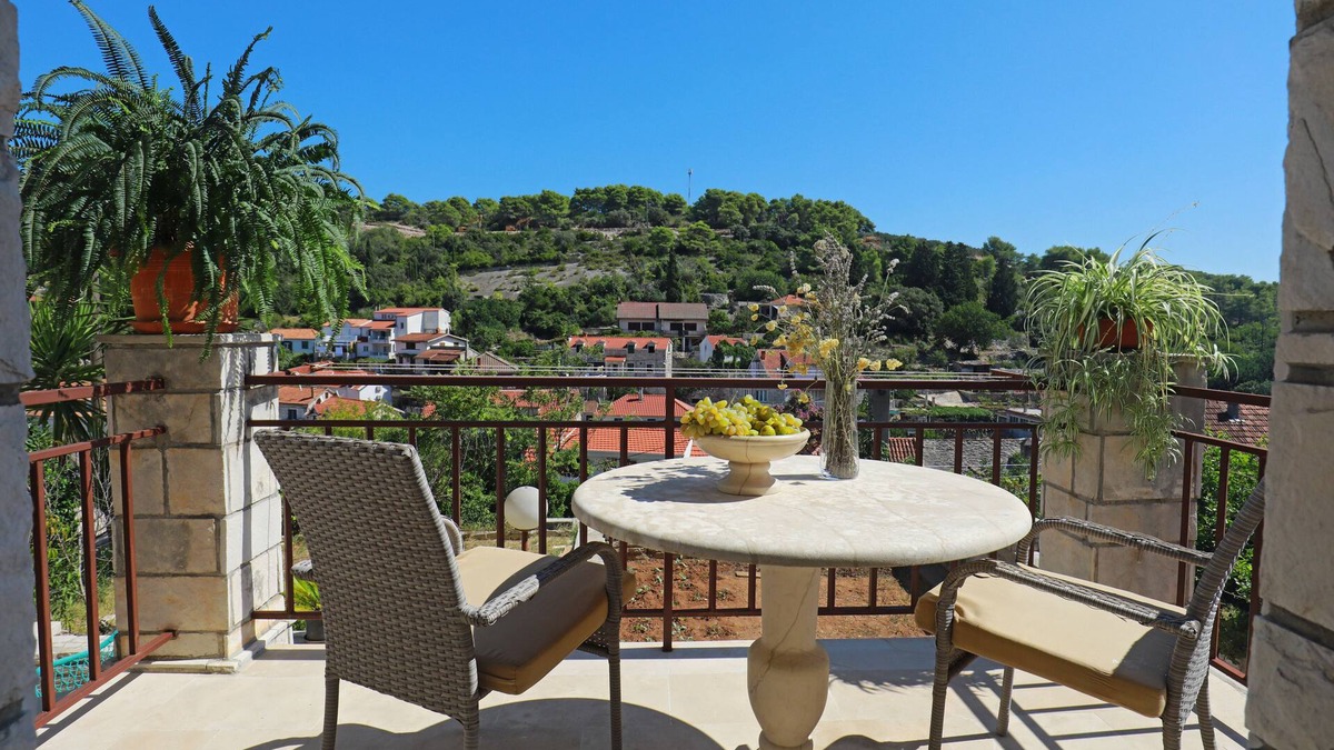 Stomorska House | Small Stone House in a Quiet Place Island Solta