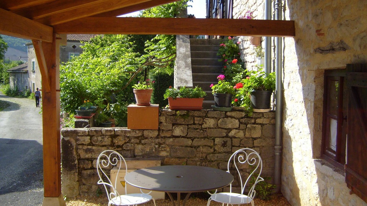 Cazals Apartment | Small studio for 2 in the gorges of the Aveyron
