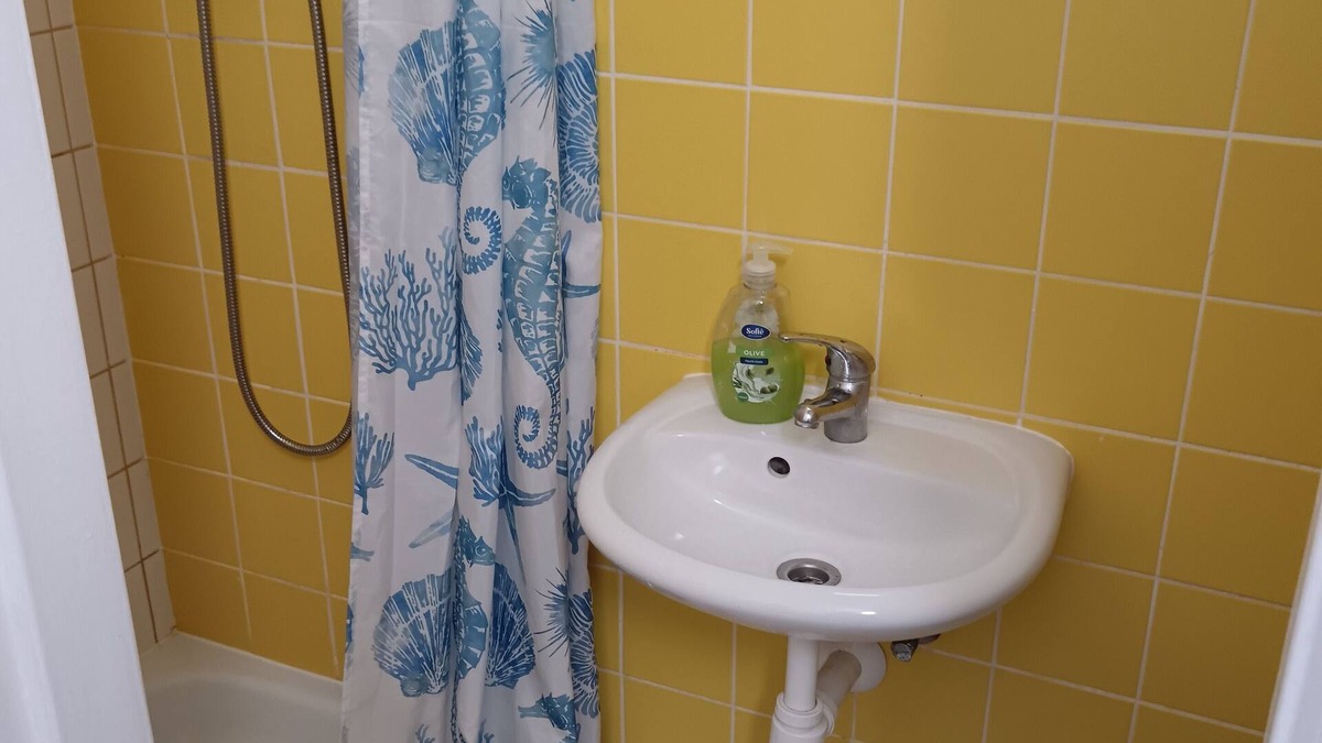 Hlubocepy Apartment | Small studio in Praguen30 minutes to the center by tram