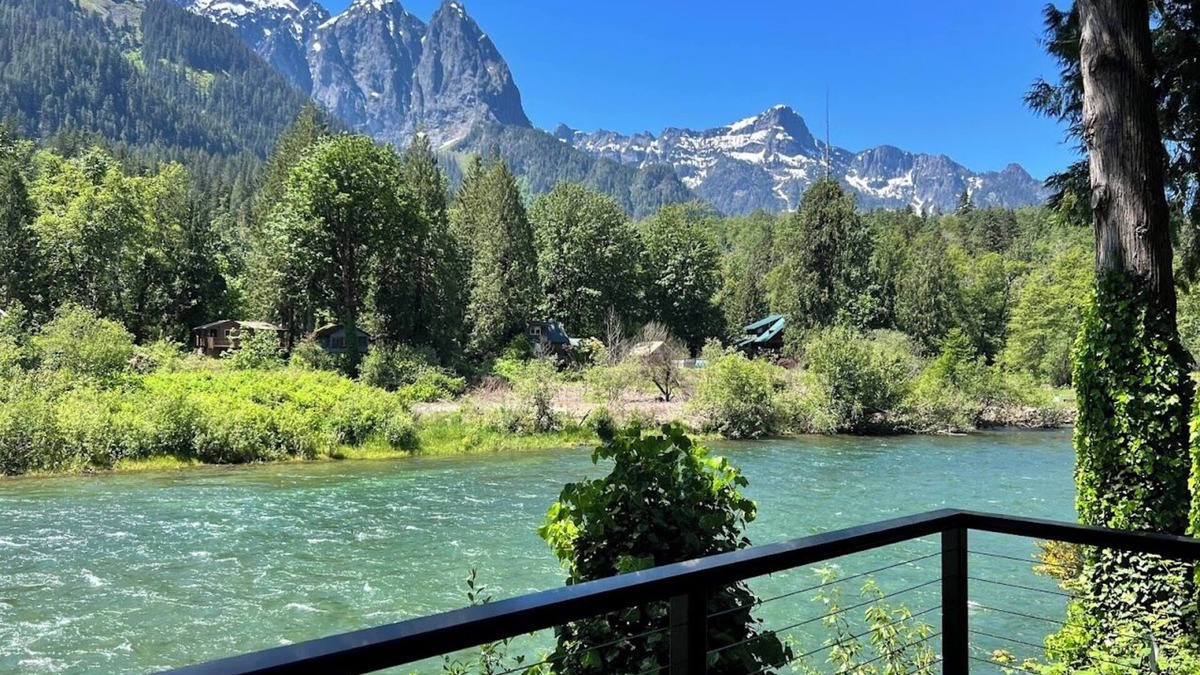 Gold Bar Cabin | Small Timbers-riverfront log home, stunning view
