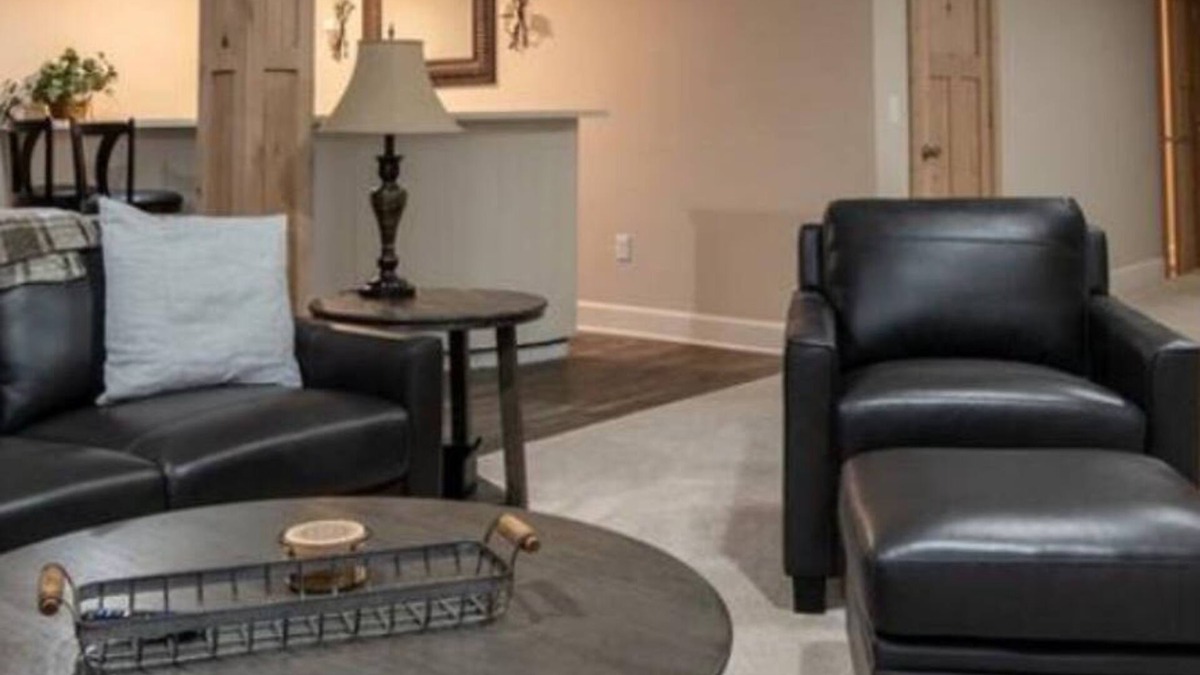 Platte City House | Small Town America Conveniently Located 30 Minutes from Downtown Kansas City, Missouri