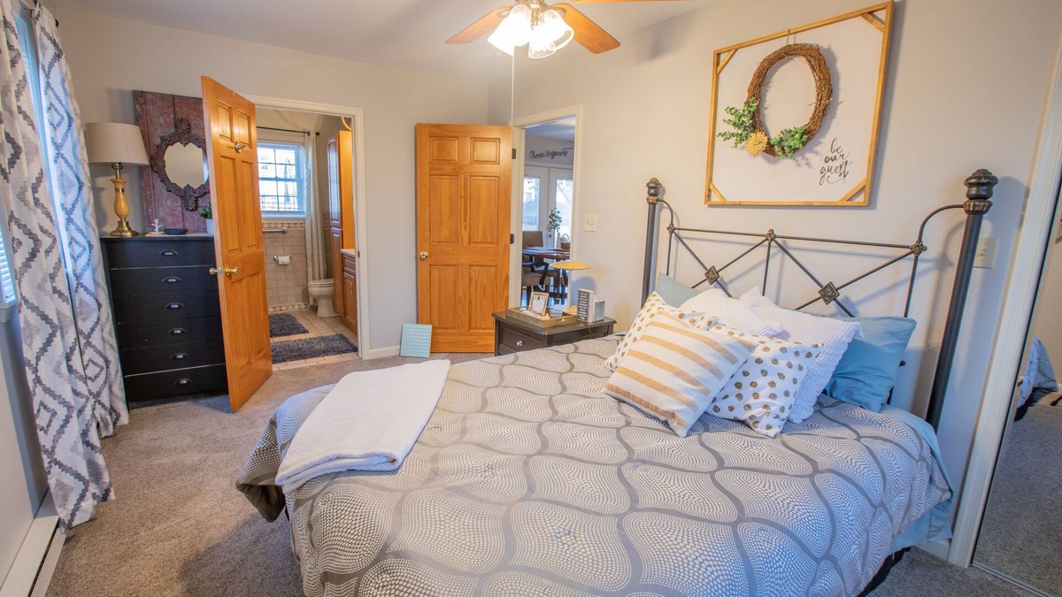 Blooming Glen Apartment | Small Town Apartment near covered bridge