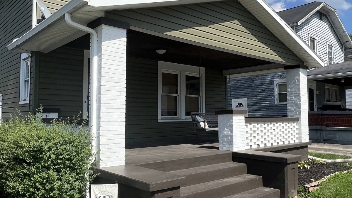 South Charleston House | Small Town Charmer